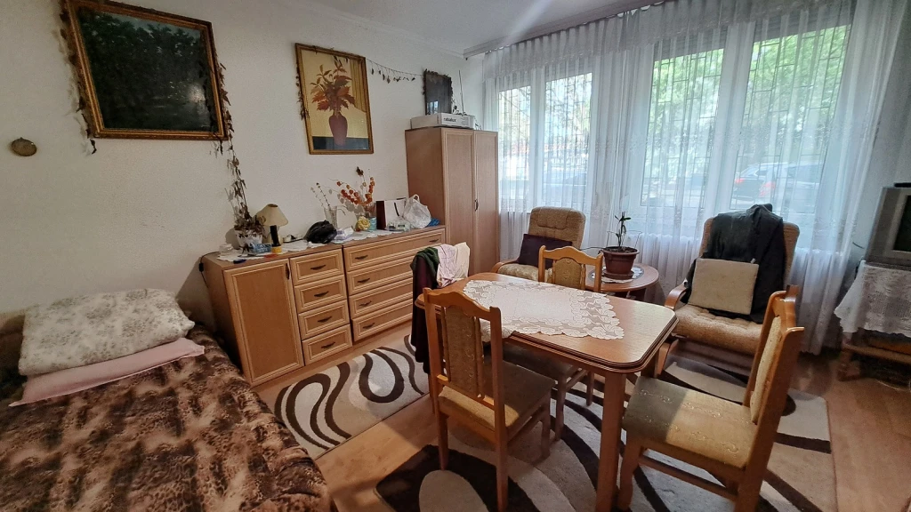 NYÍREGYHÁZA BELVÁROSBAN KIS LAKÁS ELADÓ