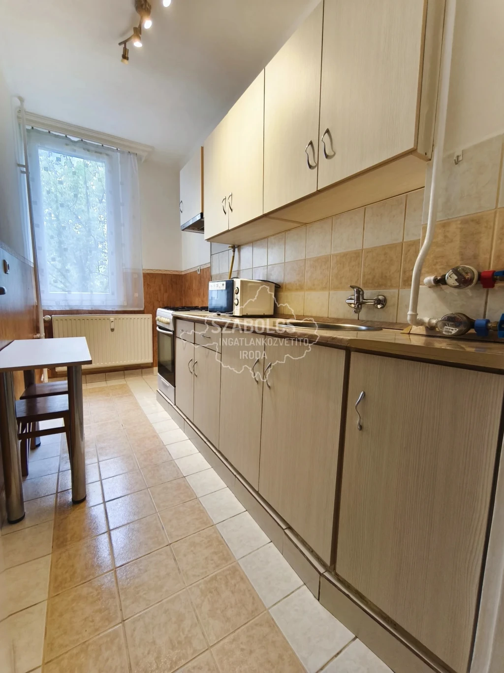 Nyíregyháza belváros közelében, az Északi körúton eladó egy 43 m²-es, 1+1 szobás lakás!