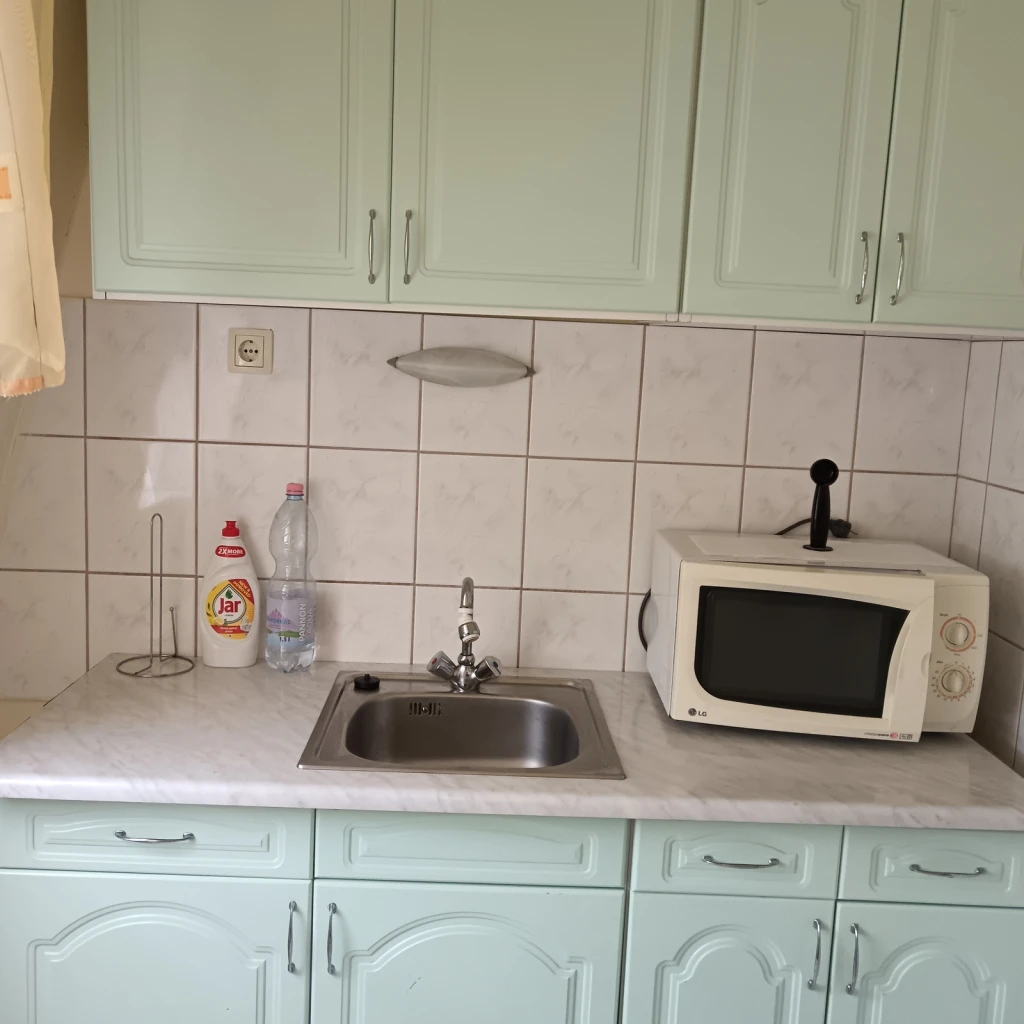 AZONNAL KÖLTÖZHETŐ, VILÁGOS BELVÁROSI LAKÁS ELADÓ NYÍREGYHÁZÁN!