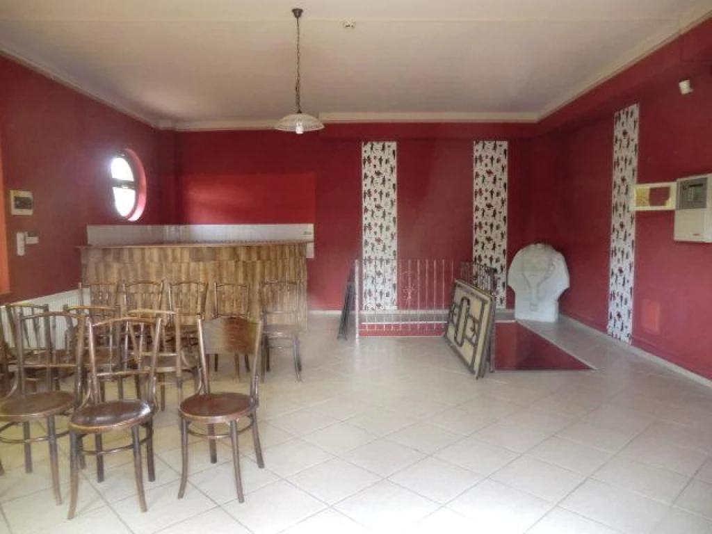 Északi városrész  kedvelt, ingyen parkolós helyén földszinti iroda, üzlet kiadó. 20/9751413