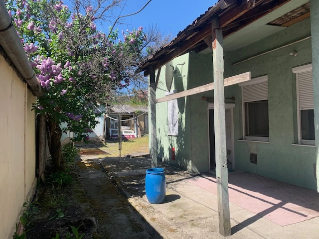 c3-1-name c2-1-name, Eger, Lajosváros, Mátyás király