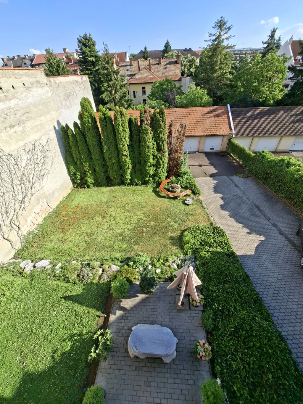 Eladó téglalakás, Eger