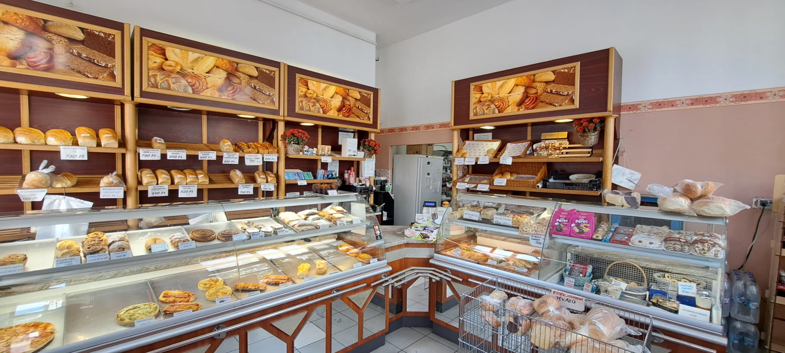 Eladó üzlet, Szeged