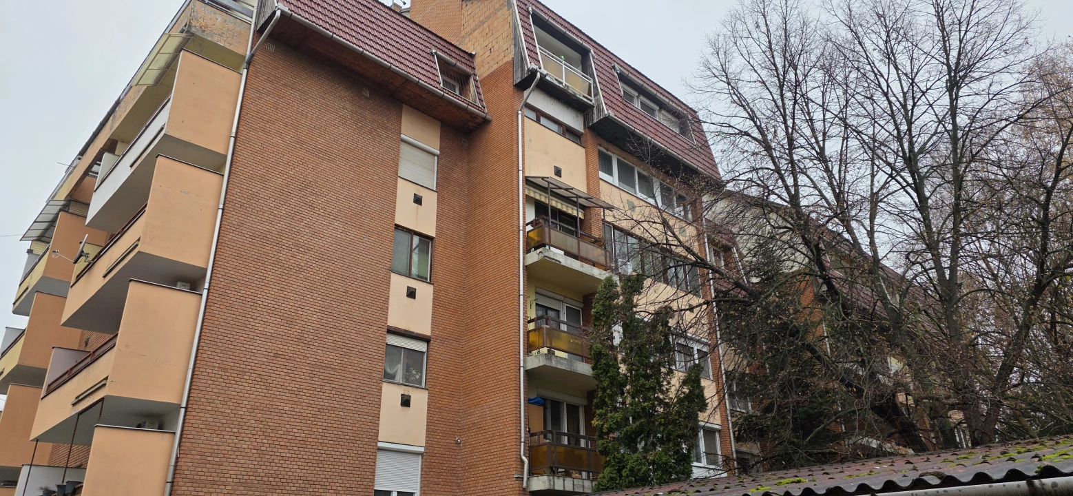 For sale brick flat, Szeged