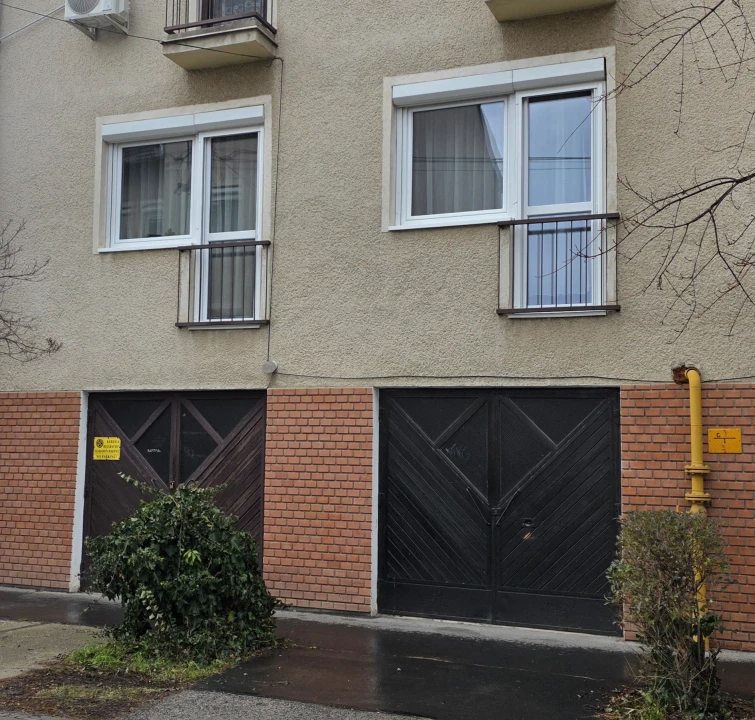 Eladó téglalakás, Szeged, Ősz utca