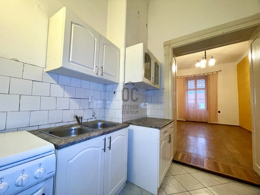 Eladó téglalakás, Sopron, Belváros