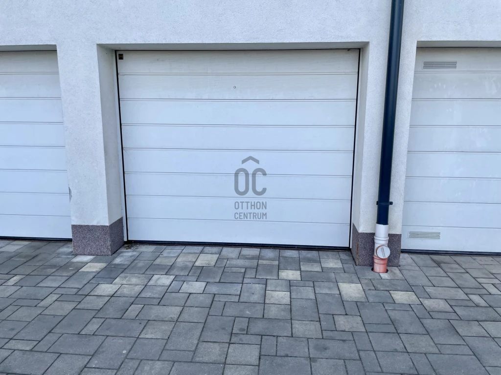 Eladó egyedi garázs, Sopron, Aranyhegyi lakópark