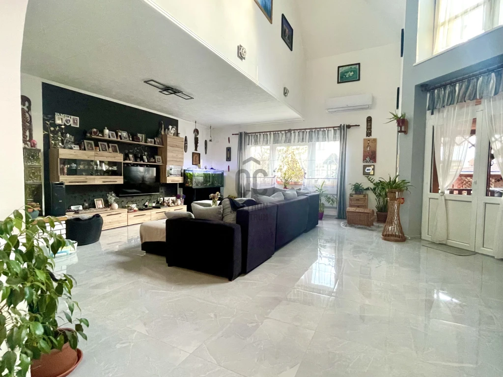 c3-1-name c2-1-name, Sopron, Ravazd utcai lakópark