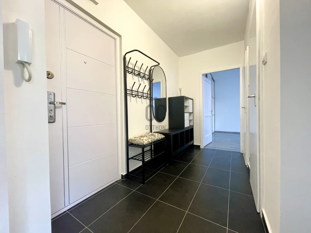 Kiadó panellakás, Sopron, Belváros-külső