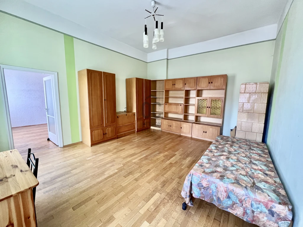 Eladó téglalakás, Sopron, Belváros