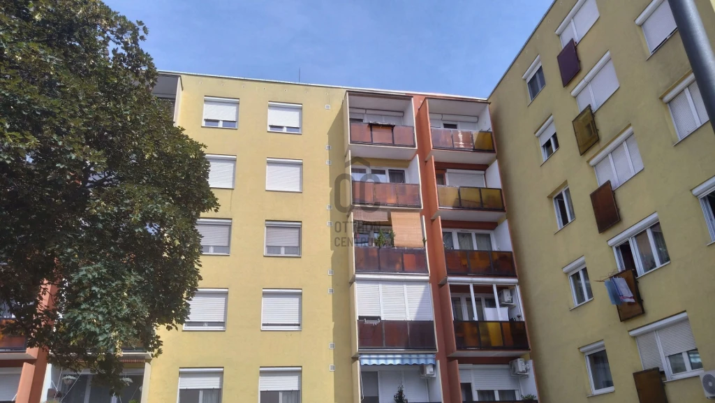 Eladó társasházi lakás, Szombathely, Belváros, Barátság utca