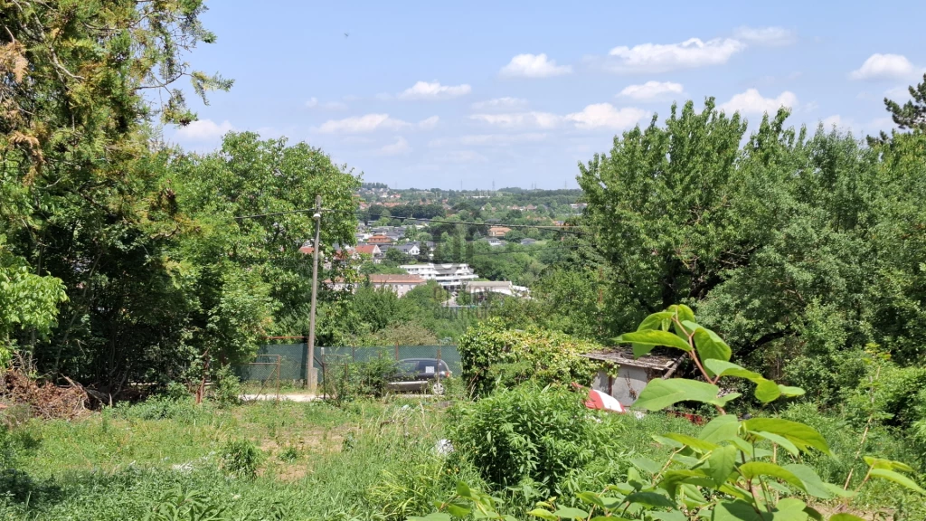 Eladó külterületi telek, Budapest III. kerület, Csúcshegy