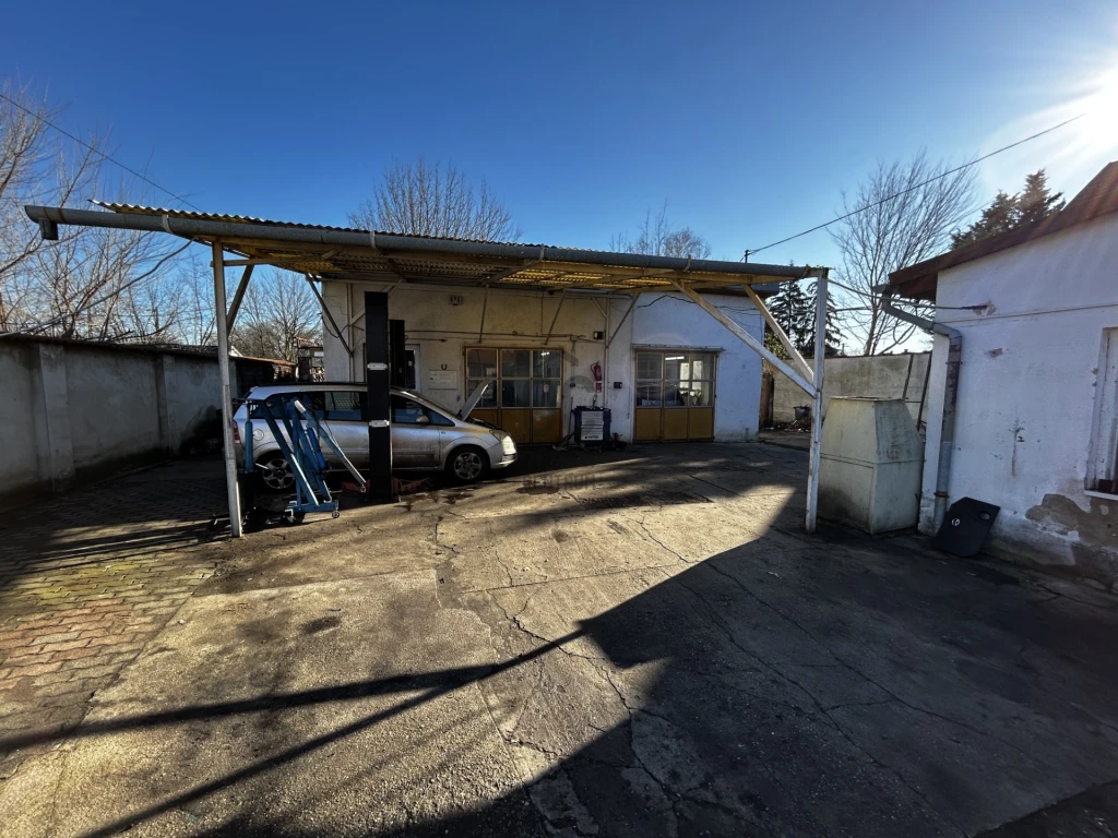 Eladó egyéb kereskedelmi-ipari, Debrecen, Csapókert