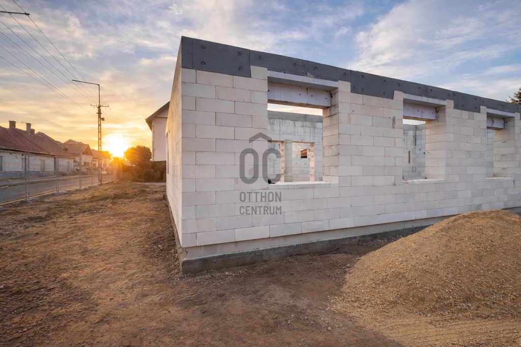 Eladó sorház, Téglás, Téglás