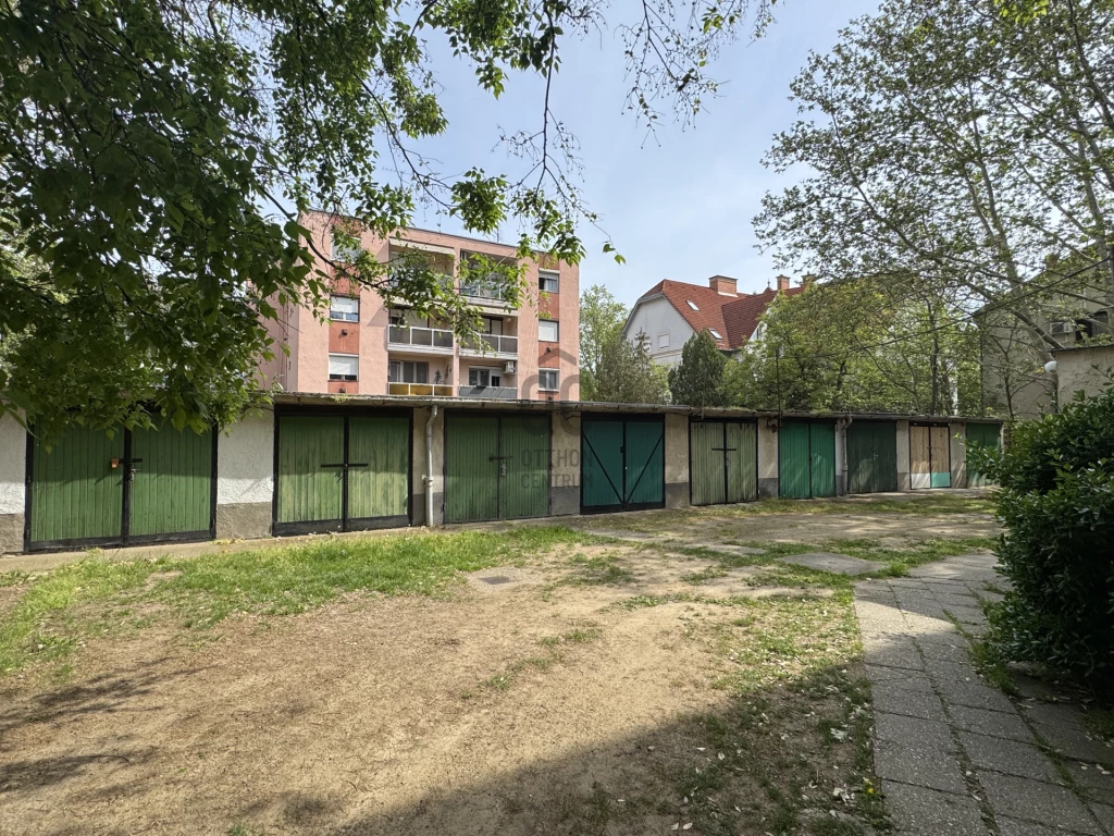 c3-2-name c2-74-name, Debrecen, Nagyerdő