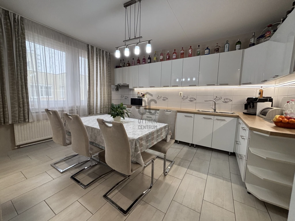 Eladó panellakás, Debrecen, Tócóskert