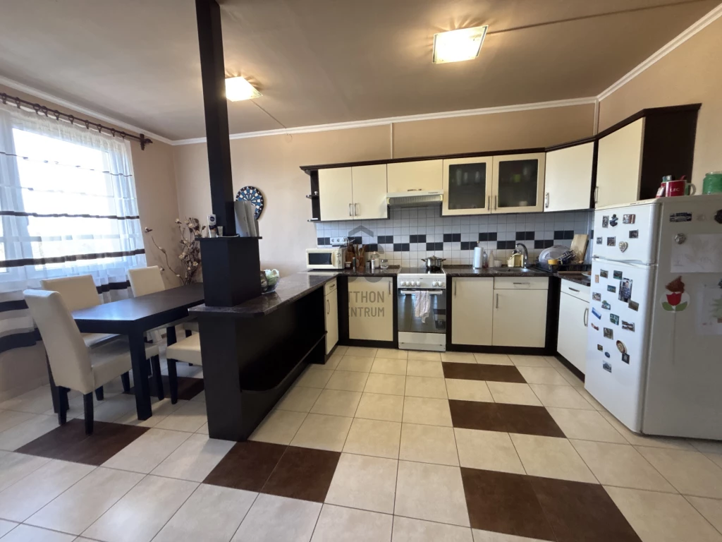 Eladó panellakás, Debrecen, Újkert