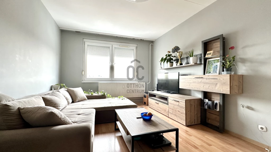 Eladó panellakás, Debrecen, Újkert