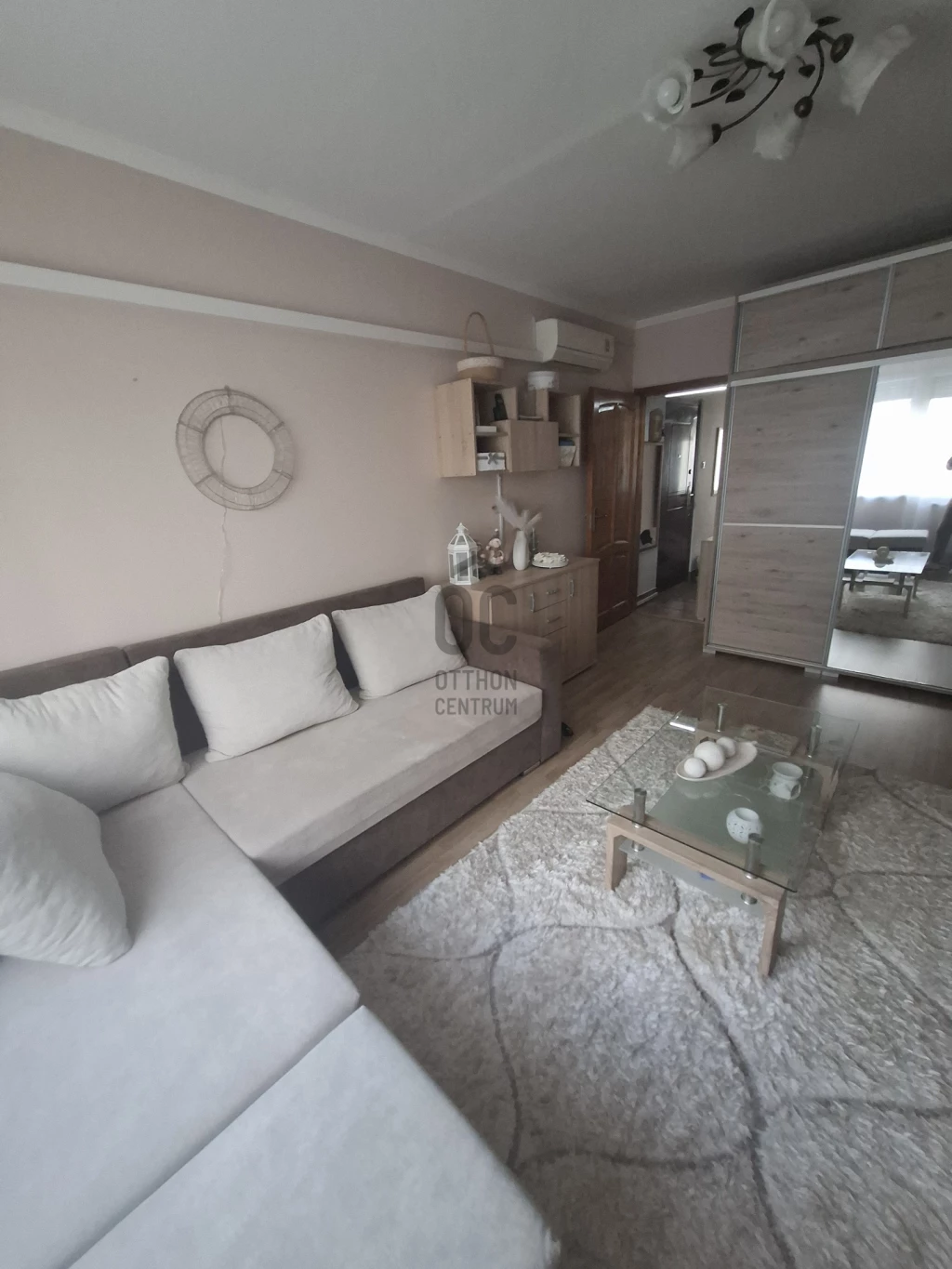 c3-1-name c2-20-name, Debrecen, Fényes-udvar