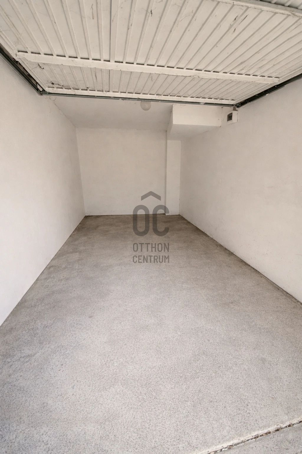 Eladó egyedi garázs, Debrecen, Széchenyikert