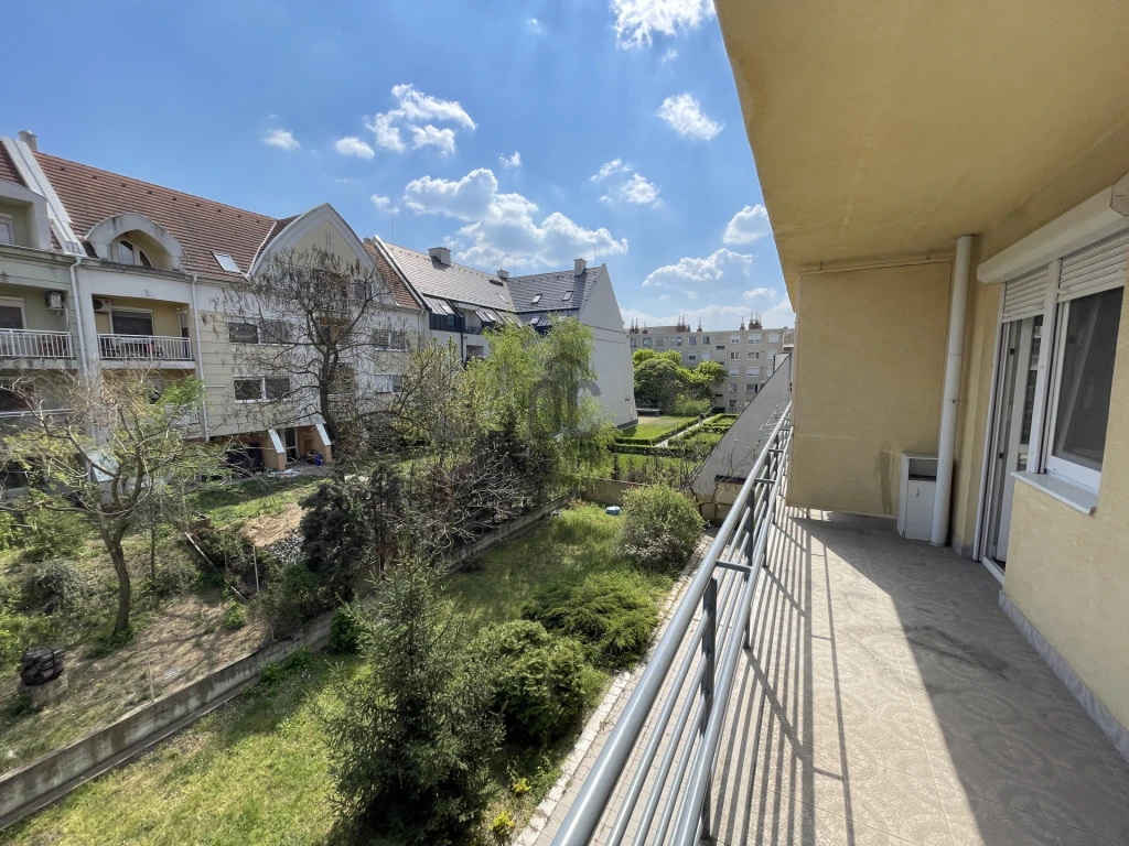 c3-1-name c2-19-name, Debrecen, Belváros