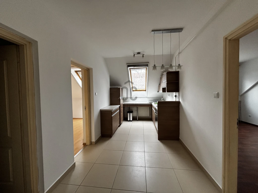 c3-1-name c2-19-name, Debrecen, Belváros