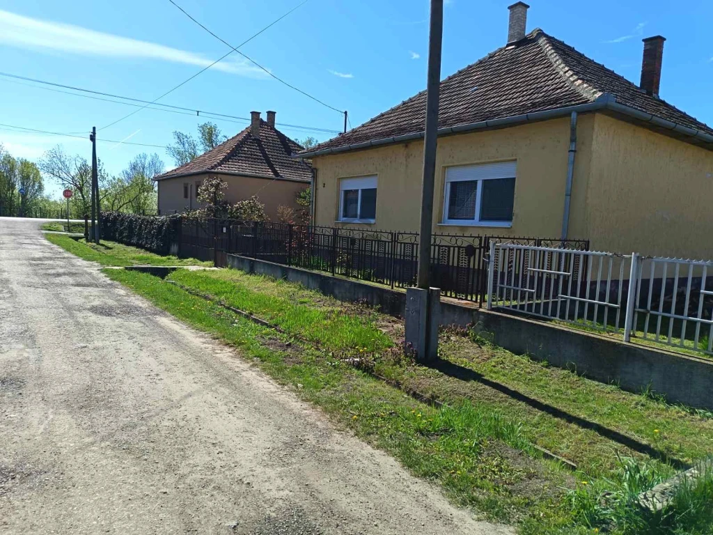 Eladó családi ház, Zsáka, Zsáka