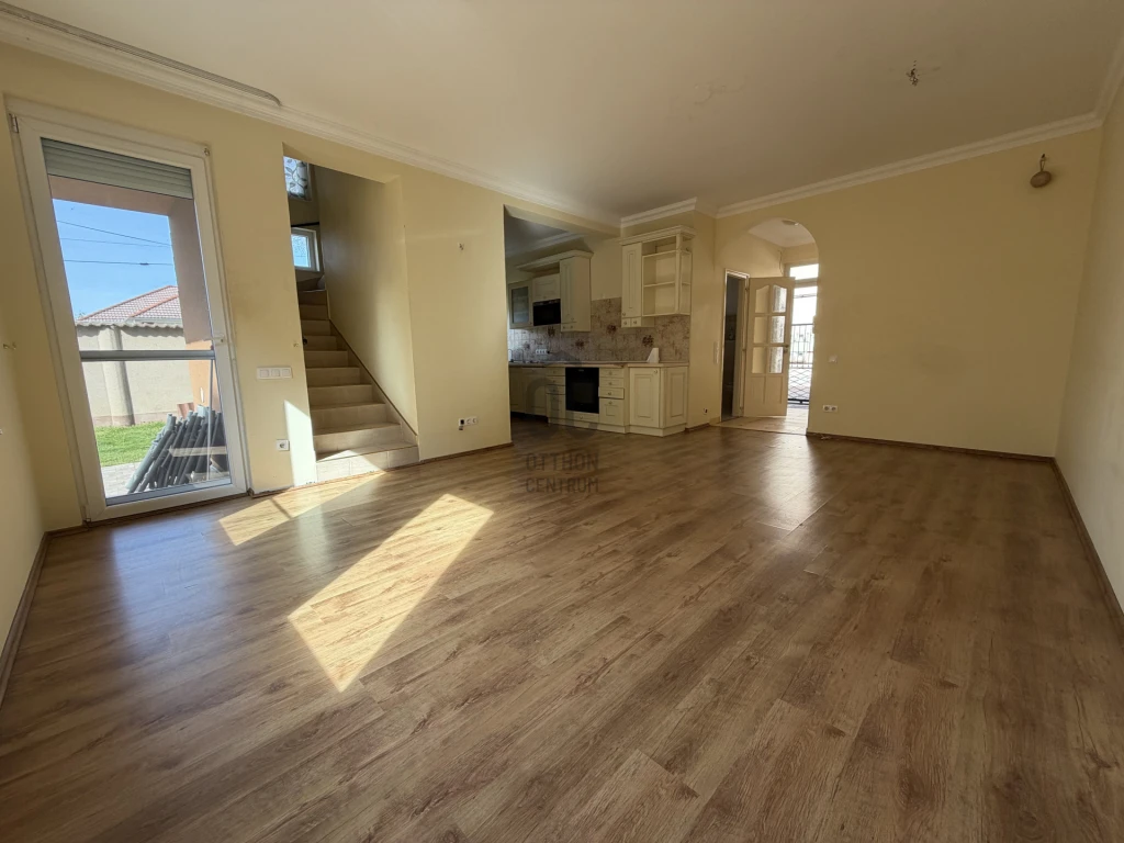 Eladó sorház, Debrecen, Hatvan utcai kert