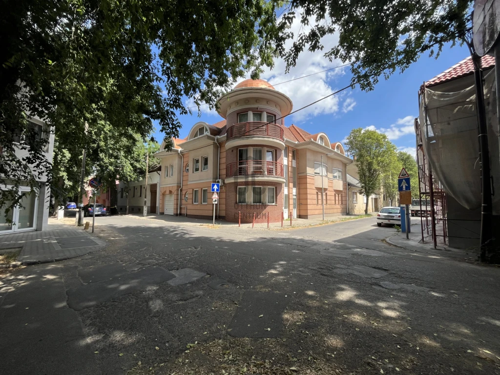 Eladó téglalakás, Debrecen, Belváros