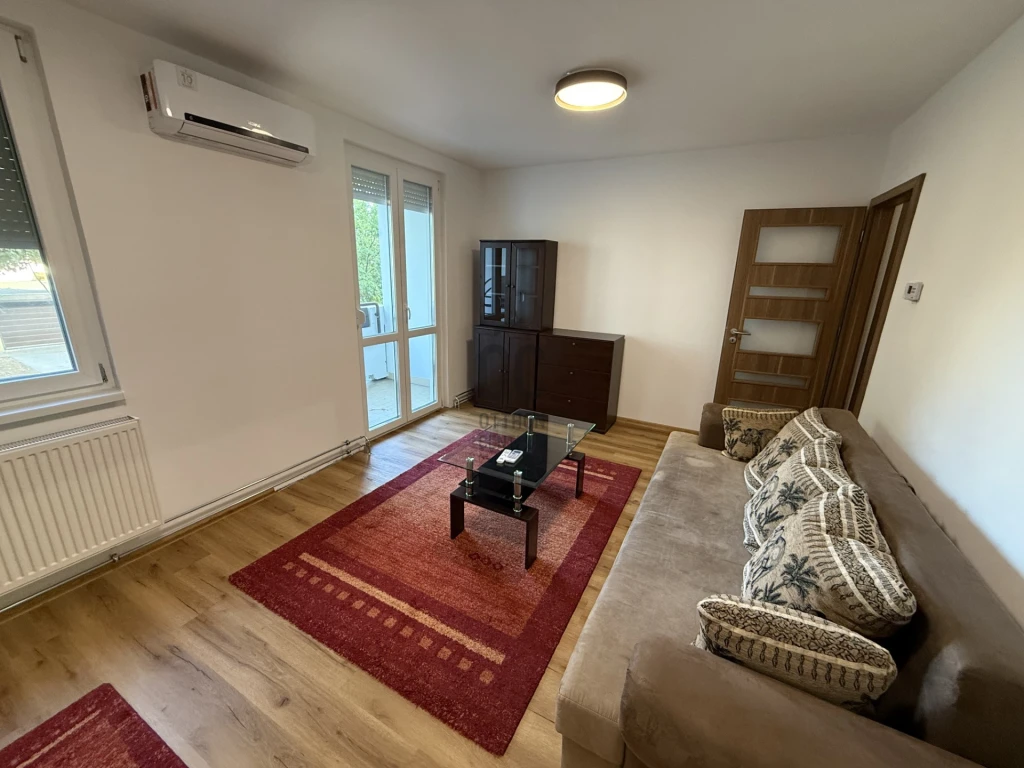 Kiadó téglalakás, Debrecen, Vezér ltp.