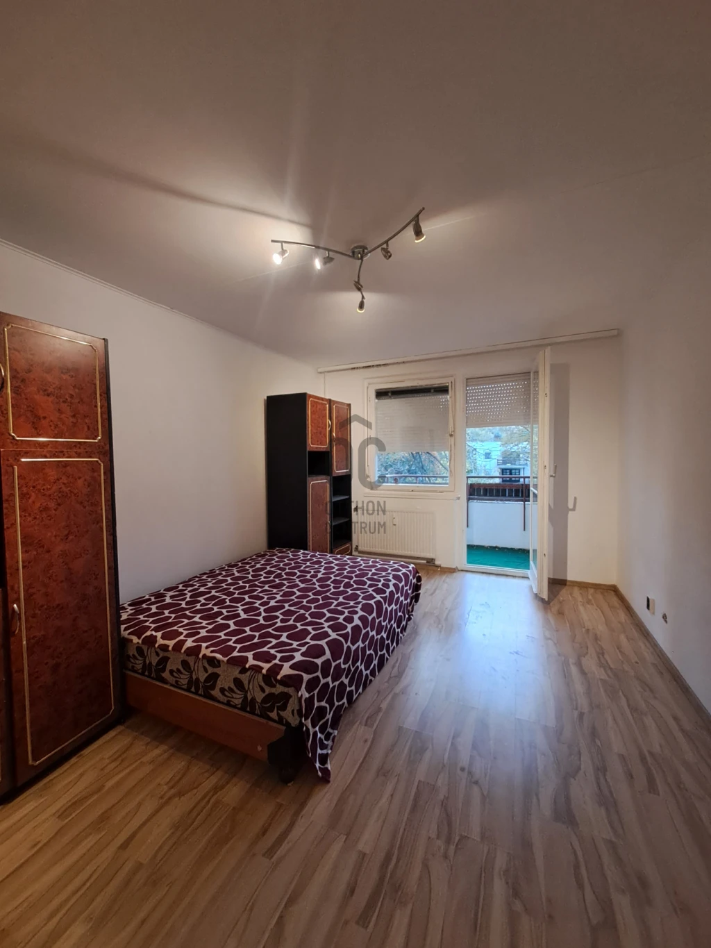 Eladó panellakás, Debrecen, Tócóskert