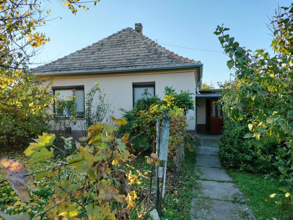 For sale house, Győr, Likócs