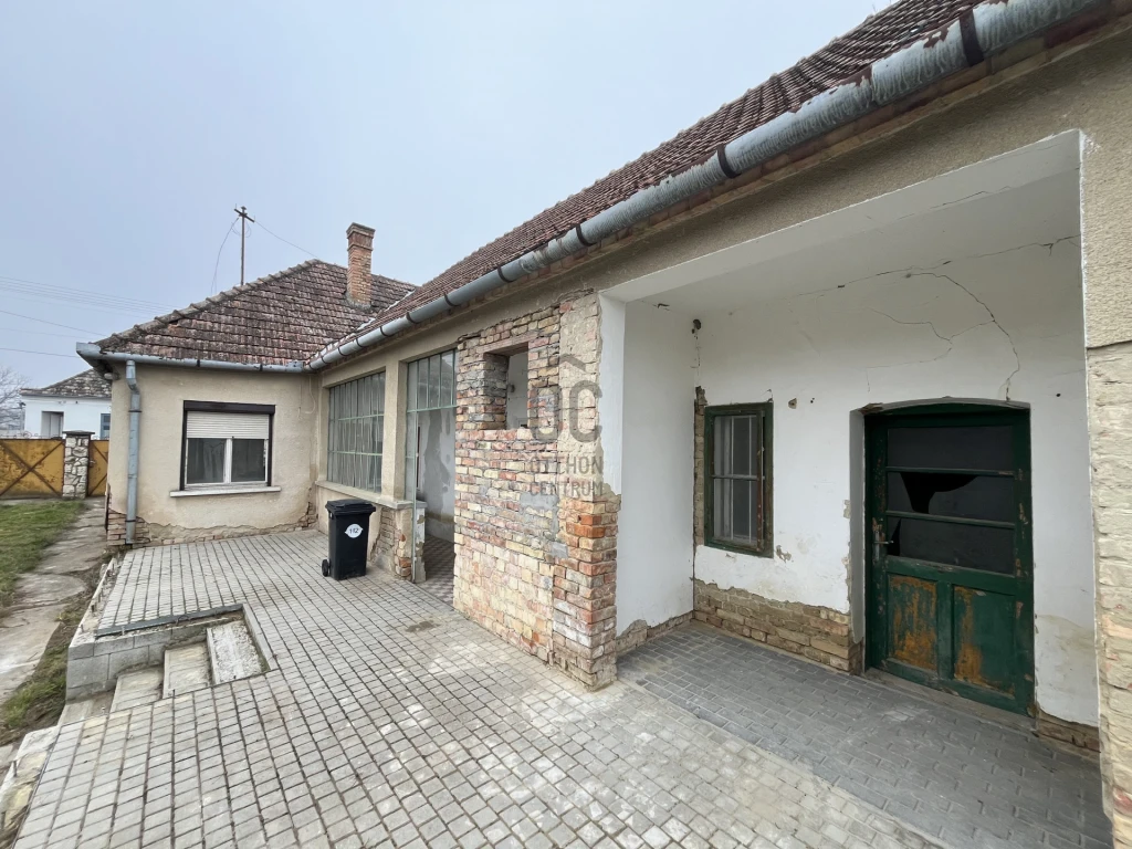 Eladó családi ház, Bakonytamási, Bakonytamási