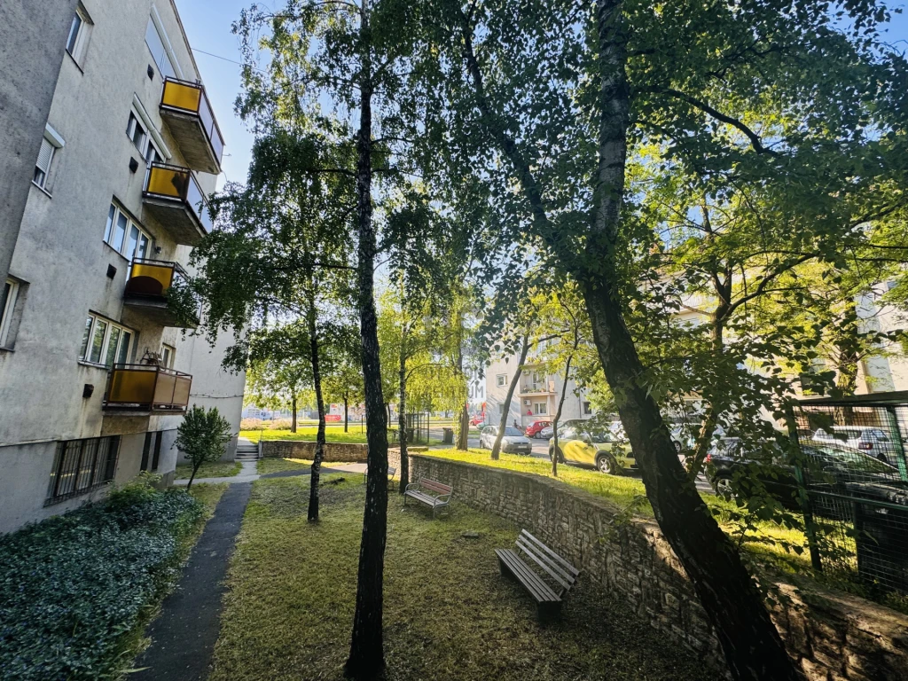 Eladó téglalakás, Győr, Gyárváros