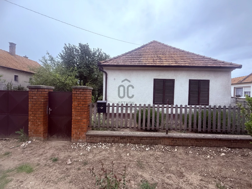 Eladó családi ház, Tét, Tét