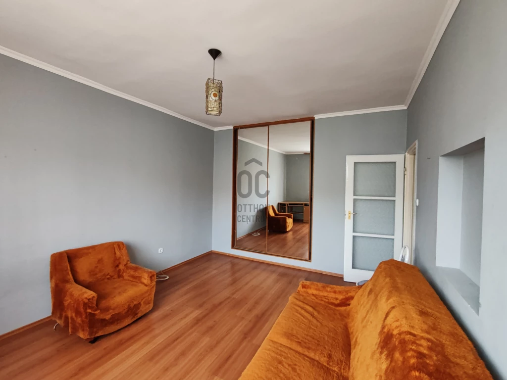 Eladó téglalakás, Győr, Nádorváros