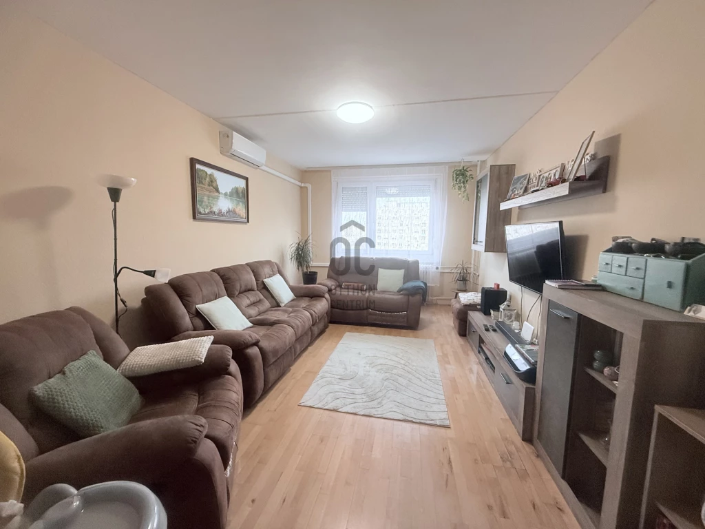 c3-1-name c2-20-name, Győr, Adyváros