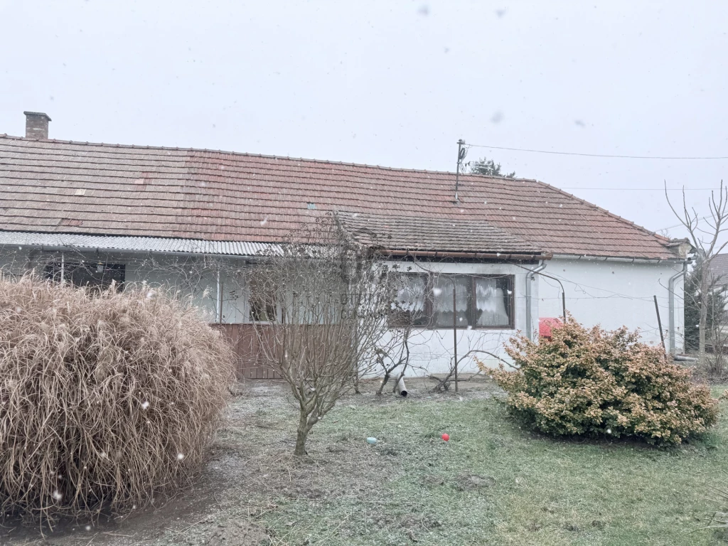 Eladó családi ház, Mórichida, Mórichida