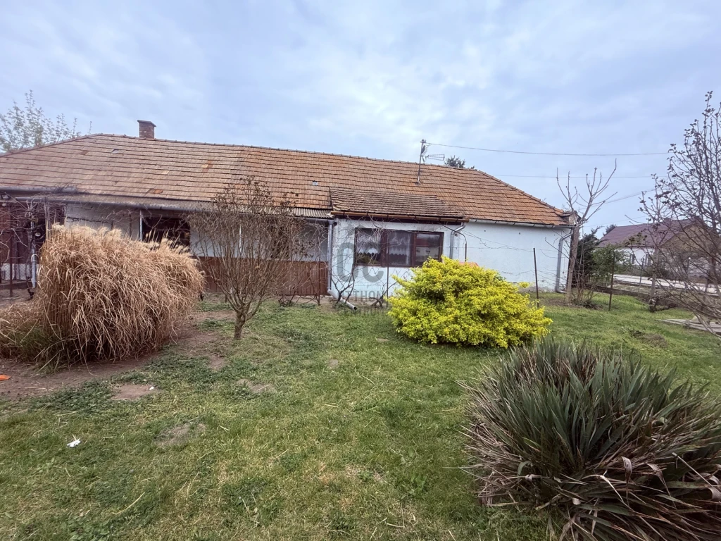 Eladó családi ház, Mórichida, Mórichida