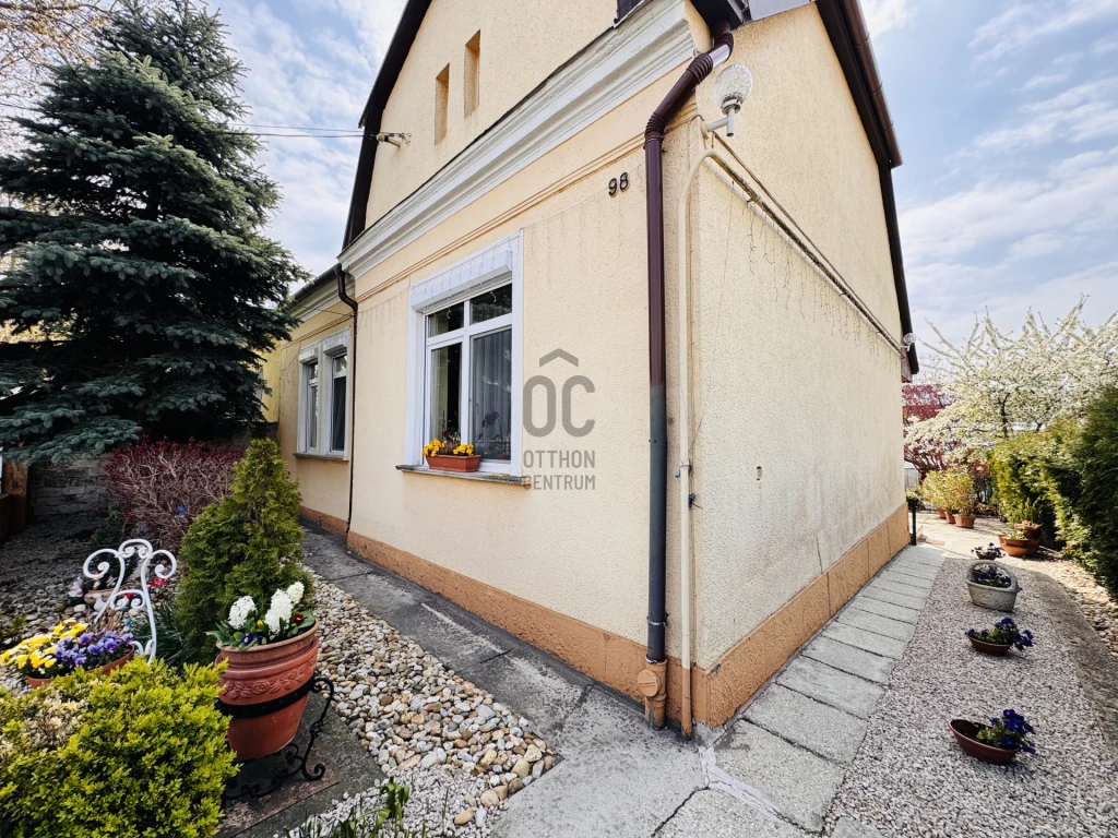 c3-1-name c2-1-name, Győr, Nádorváros