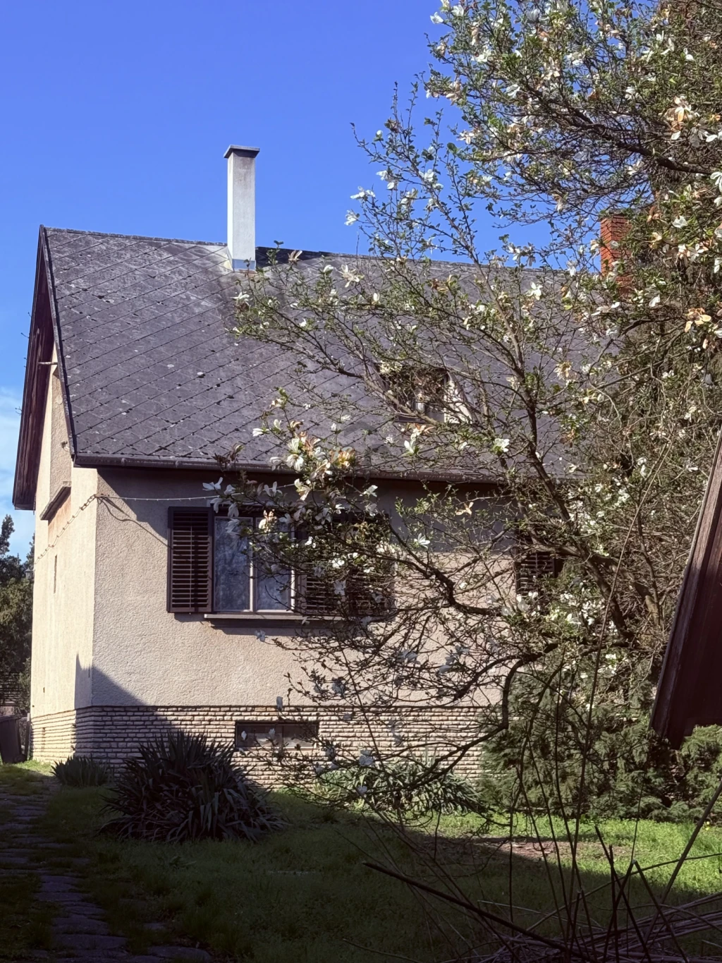 c3-1-name c2-1-name, Bakonyszentlászló, Bakonyszentlászló