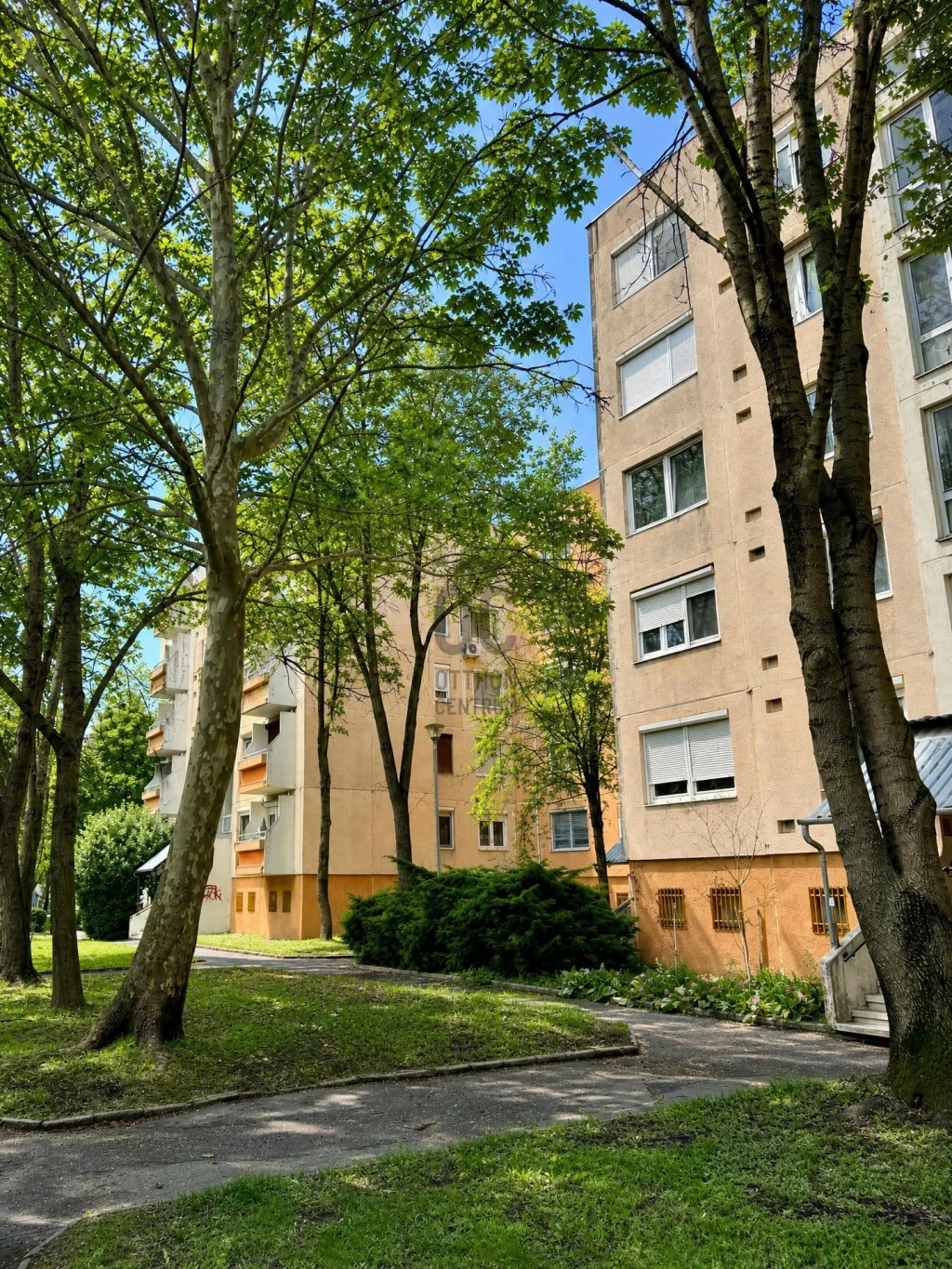 Eladó panellakás, Győr, Nádorváros