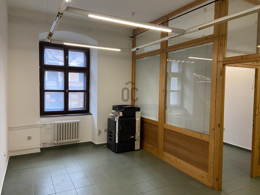 Eladó egyéb kereskedelmi-ipari, Szekszárd, Városközpont