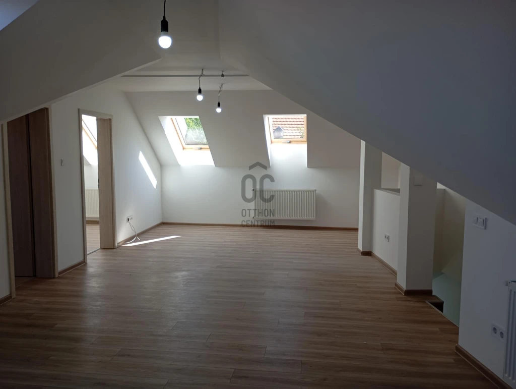 Eladó téglalakás, Szekszárd, Felsőváros, Remete utca