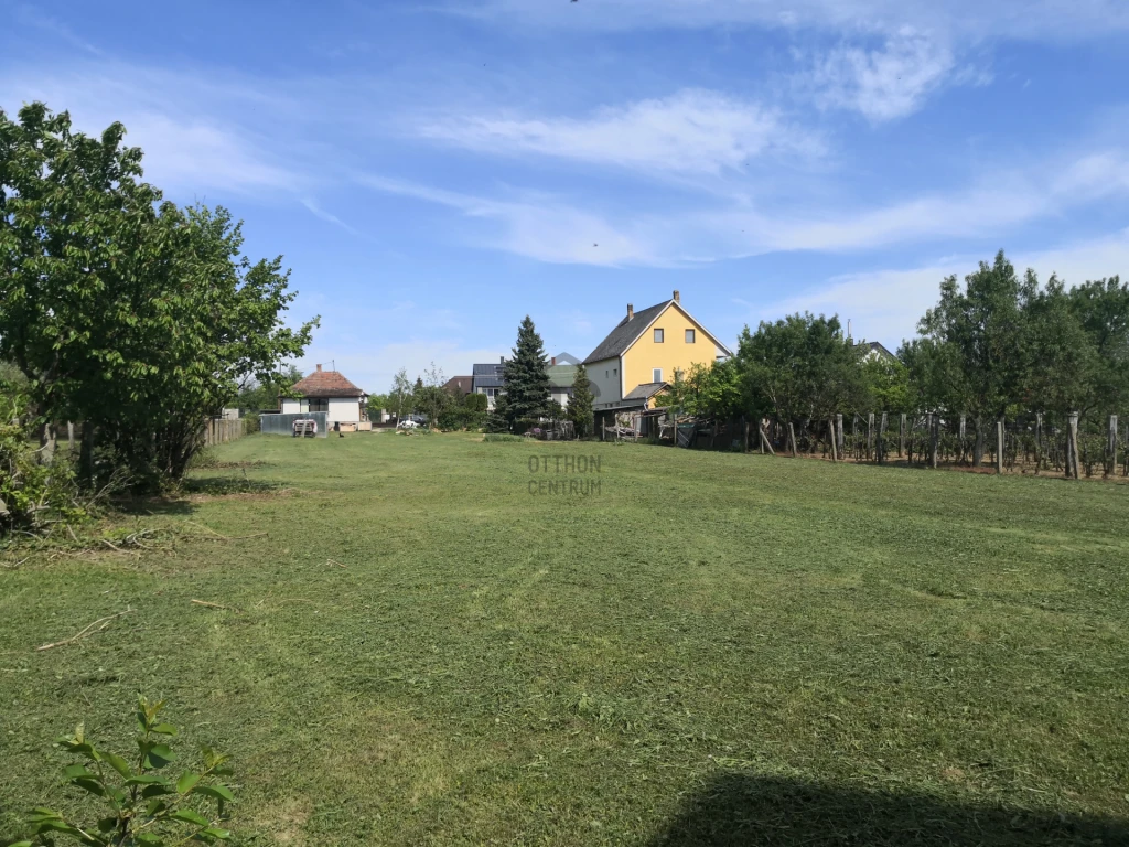 Eladó építési telek, Keszthely, Kertváros