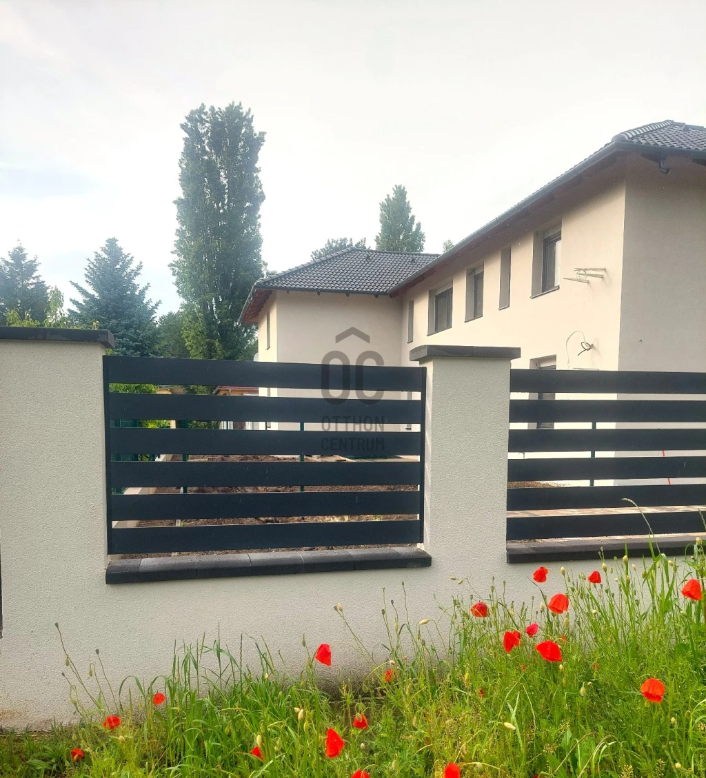 Eladó téglalakás, Siófok, Ezüstpart