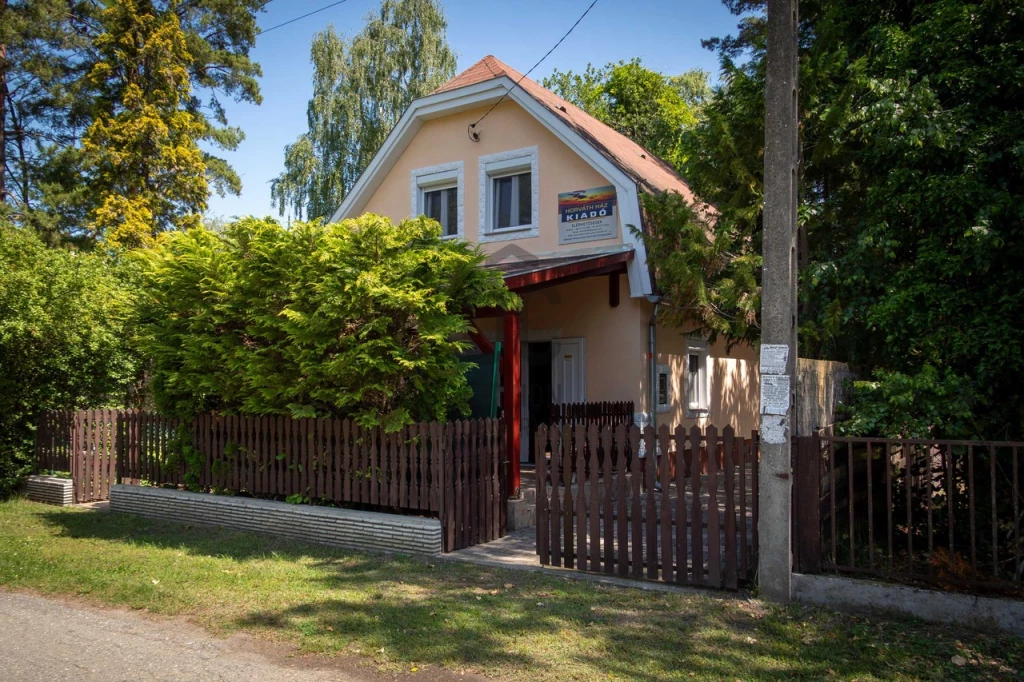 Eladó üdülő, nyaraló, Balatonfenyves, Balatonfenyves