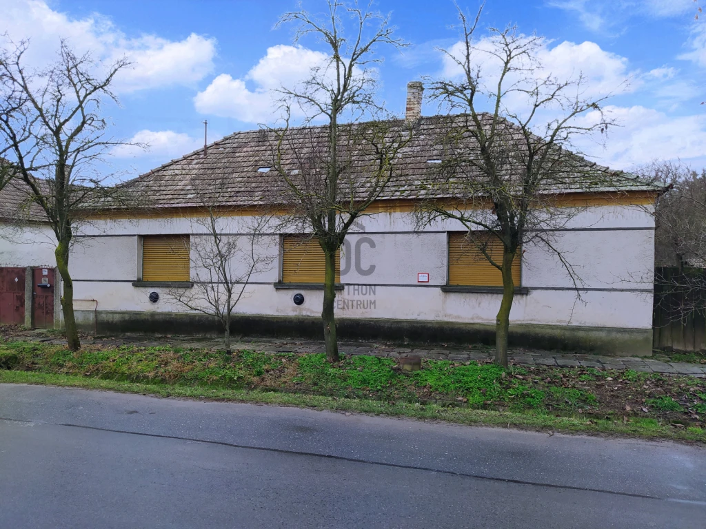 Eladó családi ház, Csögle, Csögle