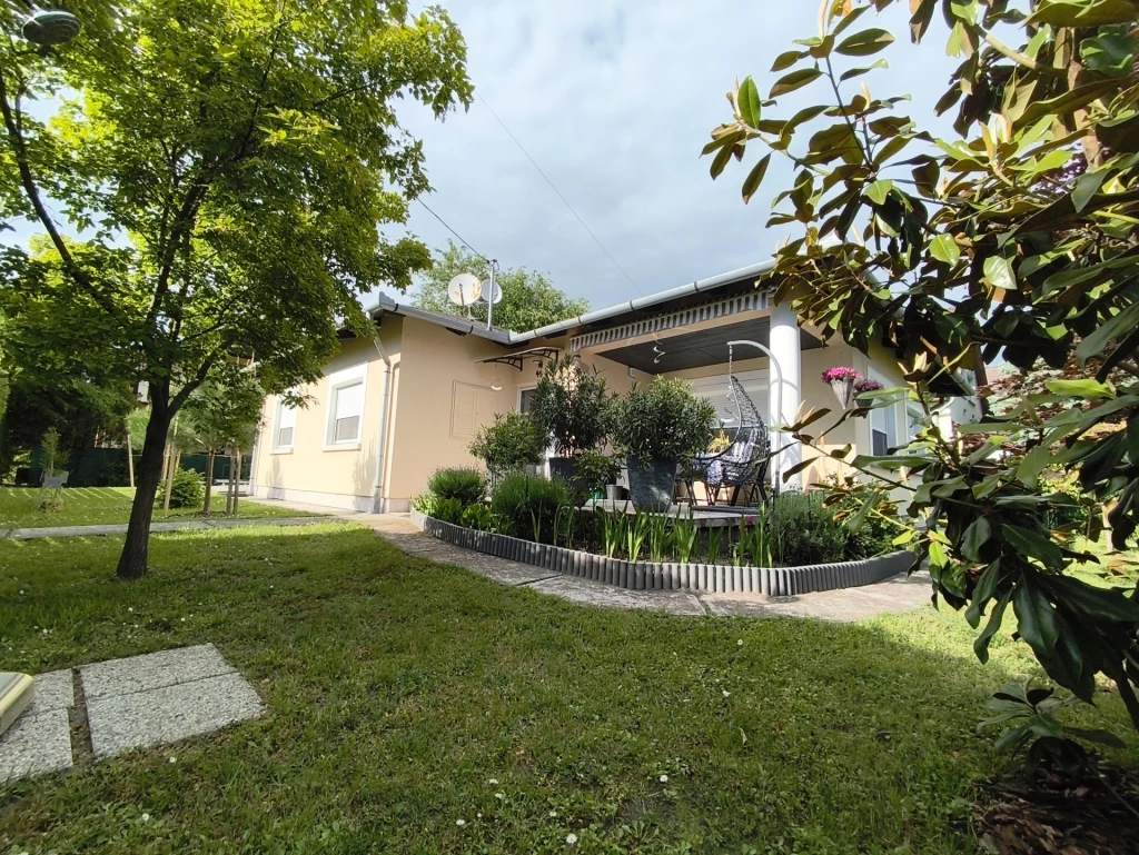 Eladó családi ház, Balatonfenyves, Balatonfenyves