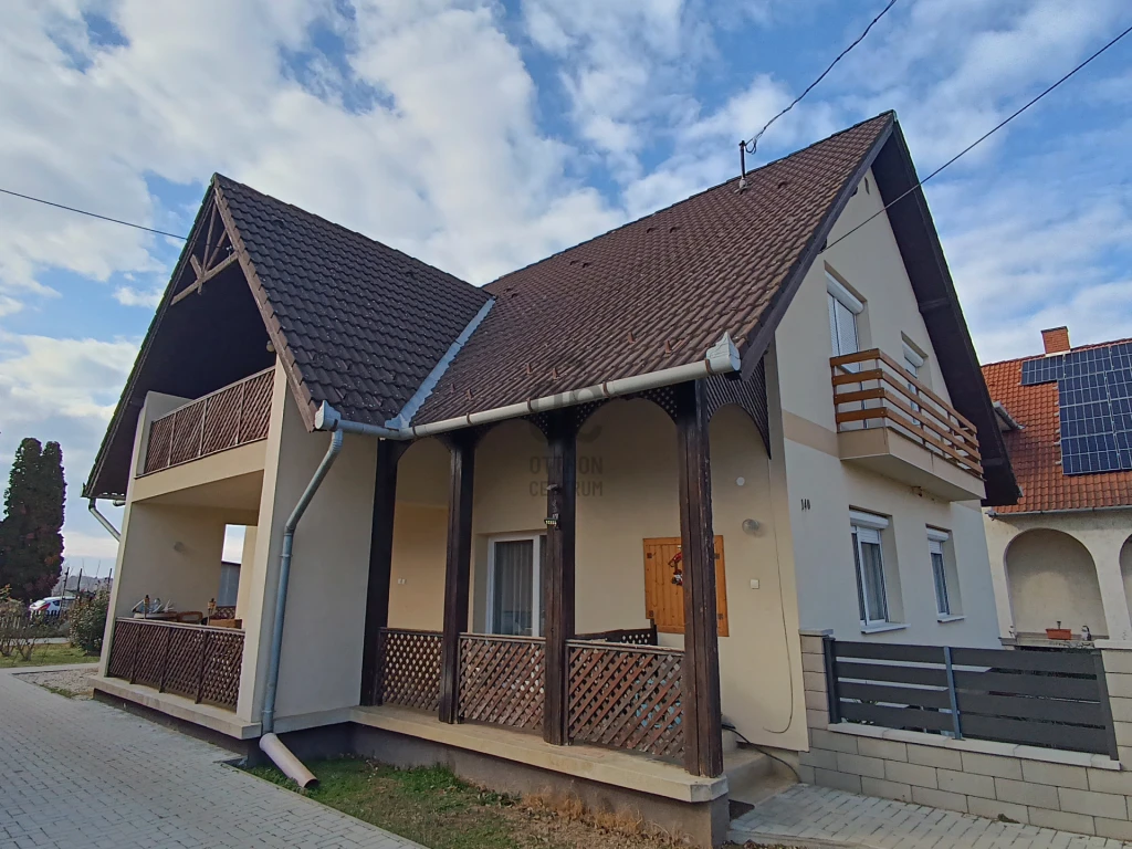 c3-1-name c2-1-name, Balatonlelle, Balatonlelle